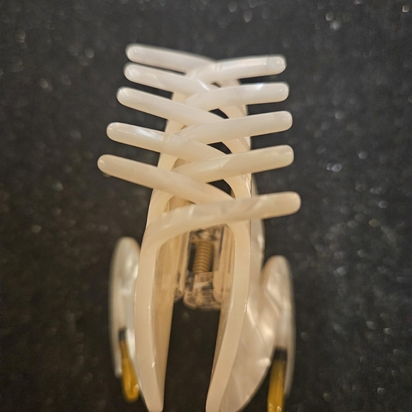 Hair claw - Picture 2 of 2